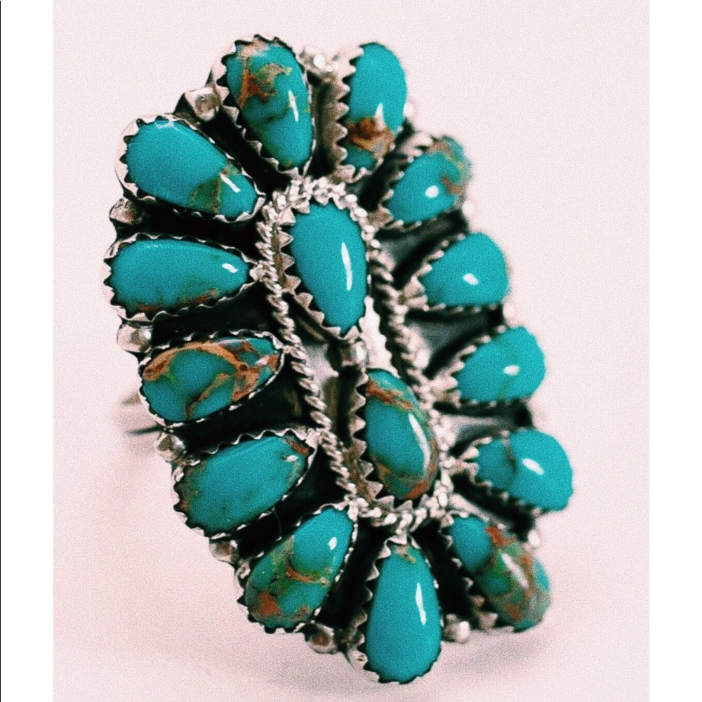 Zuni clustered ring